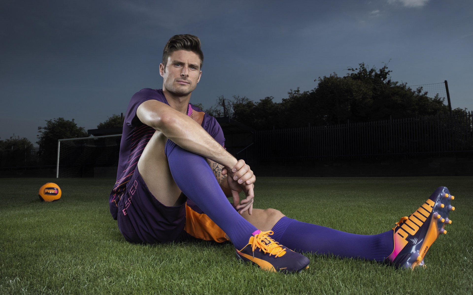 PSG.LGD选手社交媒体活跃,如何看待psg赞助lgd